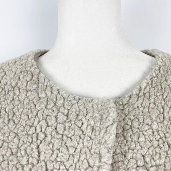 Zara Fleece Sheep Faux Fur Cropped Coat Size XS - Picture 3 of 13